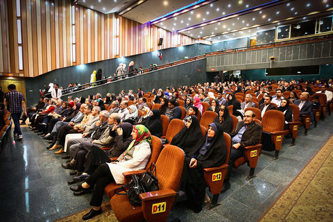 دانشگاه باید به سمت درآمدزایی از طریق علم و خلاقیت حرکت کند روز معلم دانشگاه صنعتی