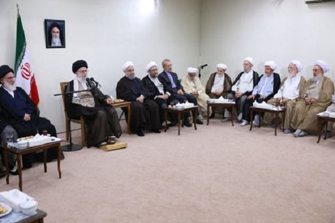 مجمع انقلابی باقی بماند/ اِعمال مصلحت باید با نگاه بلندمدت باشد رهبر انقلاب