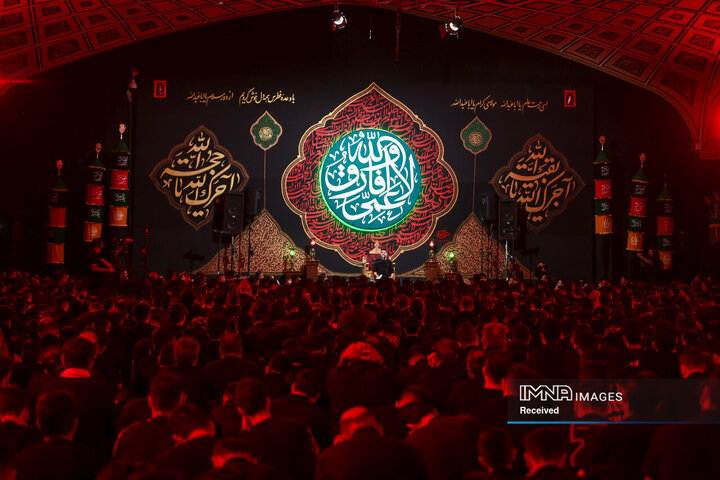 فیلم| عزاداری هیئت قاسمابنالحسن(ع) دهدشت در شب نهم محرم فیلم| عزاداری هیئت قاسمابنالحسن(ع) دهدشت در شب نهم محرم