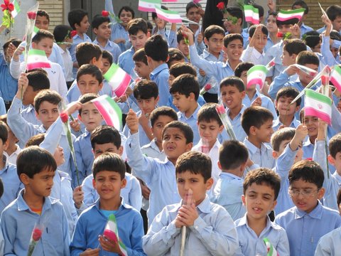 دانش‌آموزان اصفهان به استقبال دهه فجر می‌روند