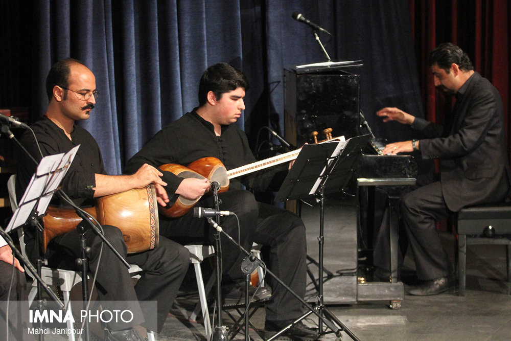 اجرای گروه همنوازان ایران در جشنواره موسیقی نوروز شیراز