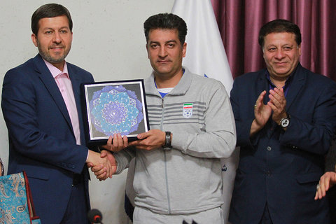 اعضای تیم ملی فوتسال امید با شهردار اصفهان دیدار کردند + تصاویر