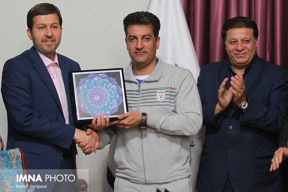 اعضای تیم ملی فوتسال امید با شهردار اصفهان دیدار کردند + تصاویر
