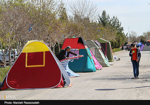 جمع آوری ۶۶ چادر مسافرتی و سه دستفروش در شهر اصفهان