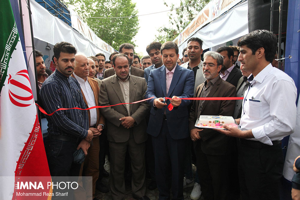 افتتاح بازارچه طعم مهربانی ۴ در منطقه ۱۰ اصفهان
