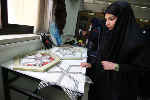 نمایشگاه دست سازه های ریاضی دانش آموزان و معلمان مدارس استان اصفهان