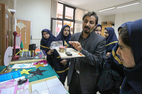 نمایشگاه دست سازه های ریاضی دانش آموزان و معلمان مدارس استان اصفهان