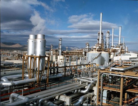 توسعه صادرات "حلال ۴۰۲" شرکت پالایش نفت اصفهان به کشورهای منطقه