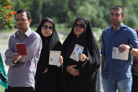 حضور با شکوه سمیرمی ها از ساعات اولیه انتخابات+عکس