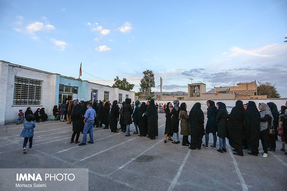 2 میلیون و 560 هزار اصفهانی در انتخابات شرکت کردند/ مشارکت 73 درصدی