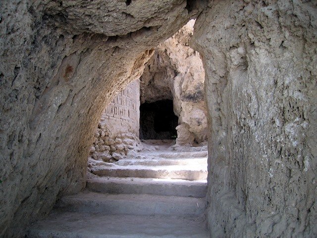 غار نیاسر یک شاهکار باشکوه در دل کوه‌های کرکس+عکس