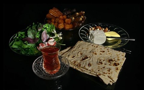 توصیه‌های غذایی طب سنتی برای روزه‌داران/روی هم‌خوری در افطار ممنوع