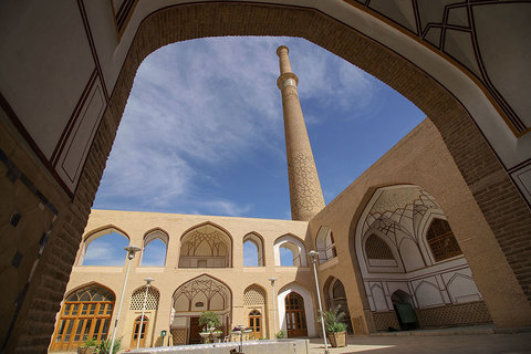اصفهان چند مسجد دارد؟
