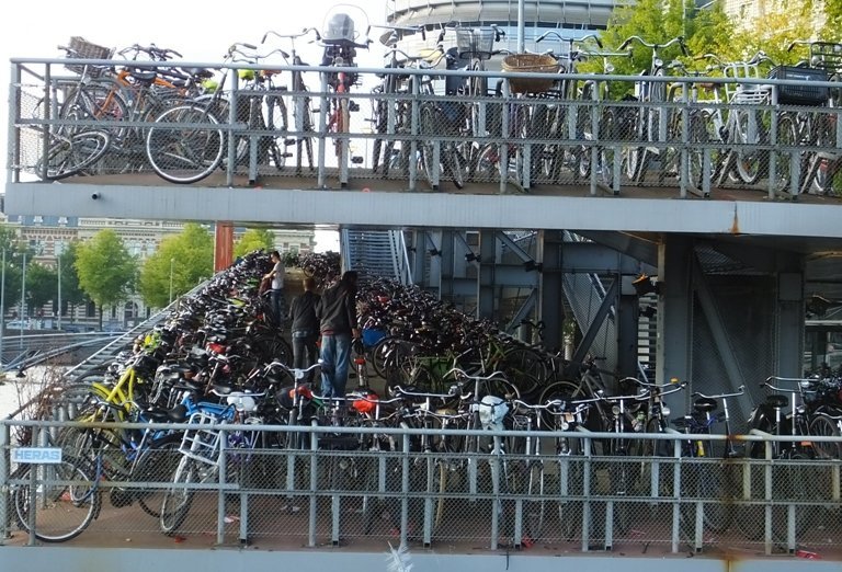 هزار گیره دوچرخه  امسال در مکان های پرتردد شهر نصب می شود