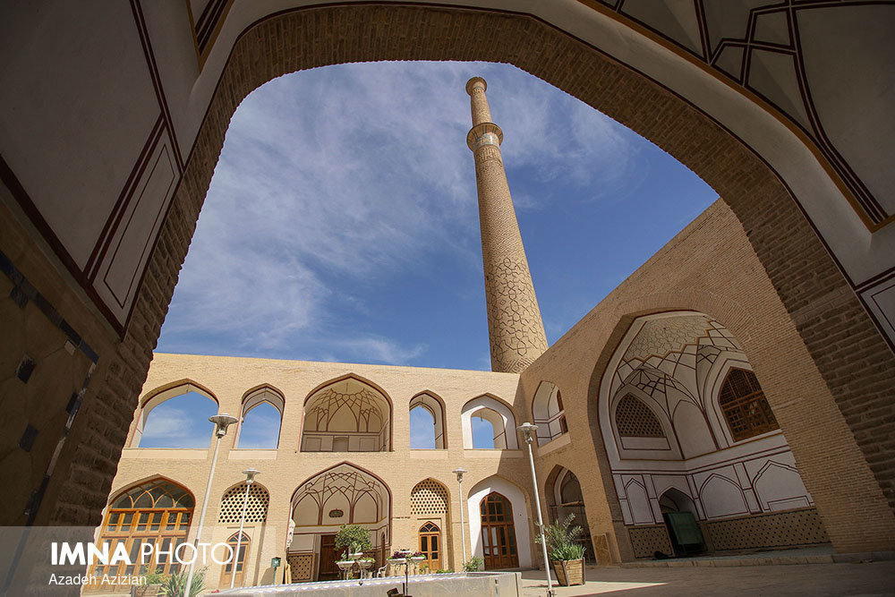 اصفهان چند مسجد دارد؟