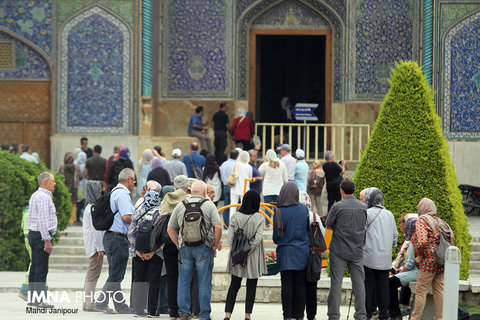 بهار گرشگردی در نصف جهان