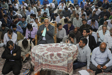 مراسم دعای ابو حمزه ثمالی در گلستان شهدای اصفهان‎