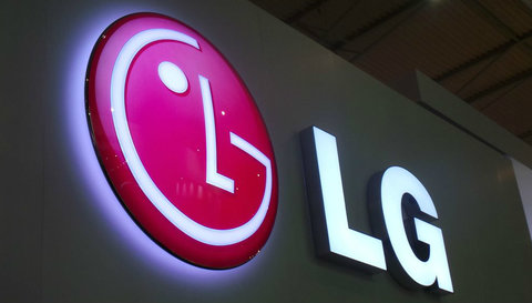 مانیتور گیمینگ LG UltraGear 27GR95QE-B ماه آینده عرضه می‎‌شود