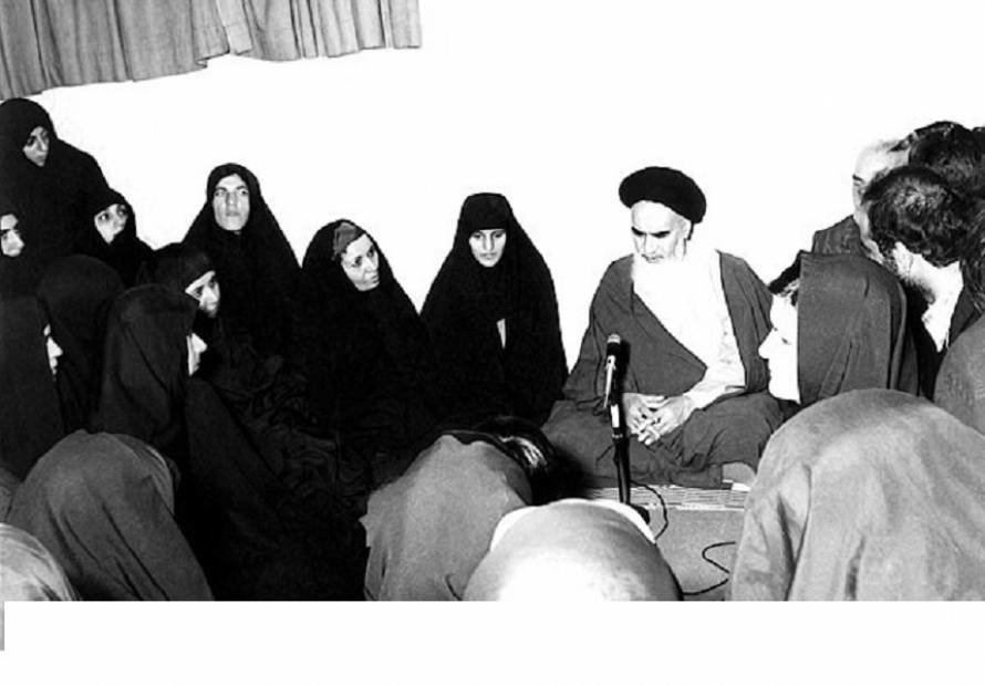 قیام ۱۵ خرداد نخستین حضور جدی زنان در عرصه سیاست