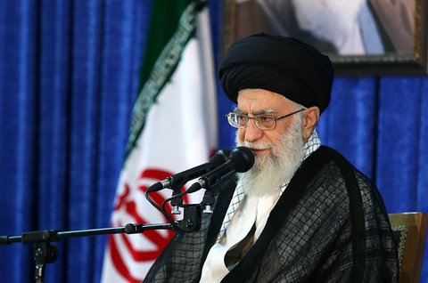 امام خامنه‌ای: جای شهید و جلاد عوض نشود