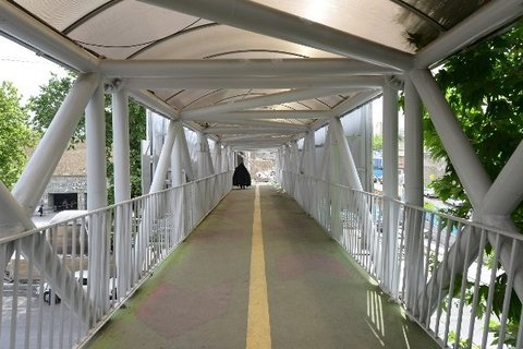 احداث پل عابر پیاده در خیابان صمدیه