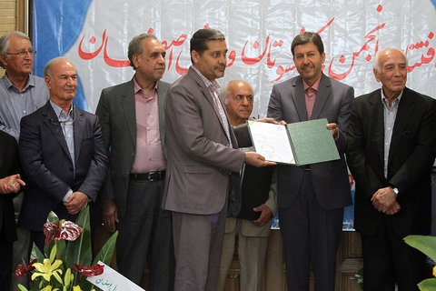 گشایش دفتر انجمن پیشکسوتان ورزش اصفهان عیدی بزرگی برای پیشکسوتان ورزش بود