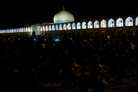 مراسم احیاء شب ۲۱ ماه مبارک رمضان-مسجد و میدان امام(ره)‎