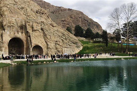 معرفی فرهنگ کرمانشاه به زائران اربعین 