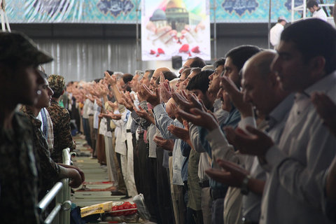 نماز جمعهنماز عبادی سیاسی جمعه اصفهان همزمان با راهپیمایی روز قدس در مصلای بزرگ امام خمینی (ره)