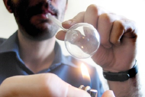 کاهش مصرف شیشه در کشور/ آخرین آمار مصرف‌کنندگان مواد مخدر اعلام شد