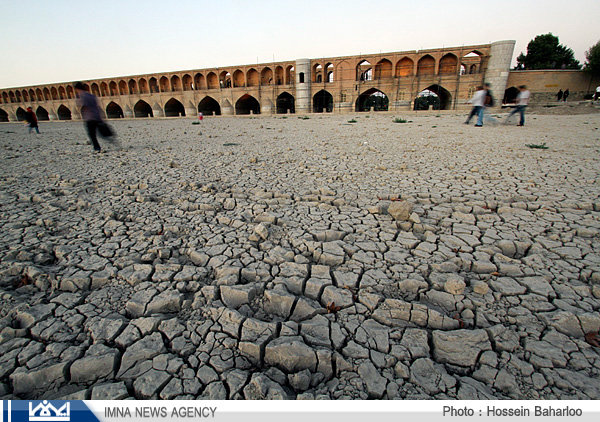 اصفهان و پنج کلانشهر دیگر در معرض تنش آبی/ پیش‌بینی گرمای هوا بین ۰.۵ تا ۱.۵ درجه