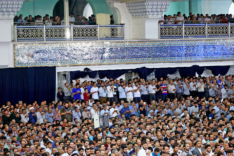 اقامه نماز عید فطر به امامت رهبر معظم انقلاب 