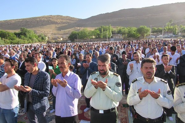 نماز عید فطر در سمیرم برگزار شد/تصاویر