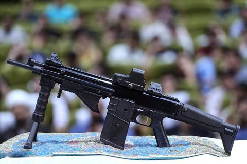 ذوالفقار؛اولین سلاح هجومی ایران باقابلیت تغییر کالیبر/تلفیق ایرانی کلاشینکف و ژ-۳ آمد+عکس