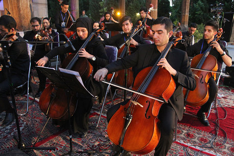  ارکستر ملی ایران با خوانندگی علی اصغر شاهزیدی همزمان باجشنواره فیلم کودک و نوجوان