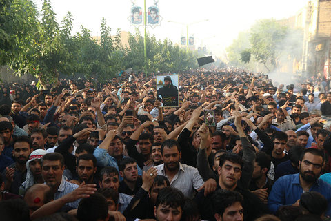 وداع و تشییع با شکوه شهید مدافع حرم جواد محمدی 