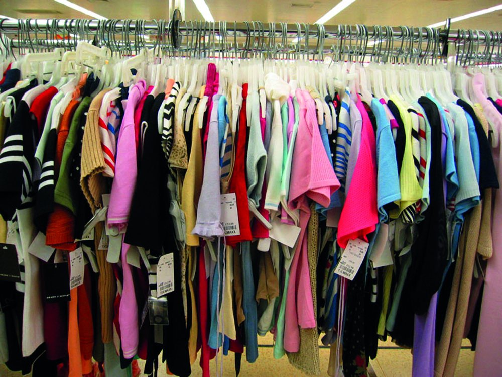 ممنوعیت واردات پوشاک به قوت خود باقی است