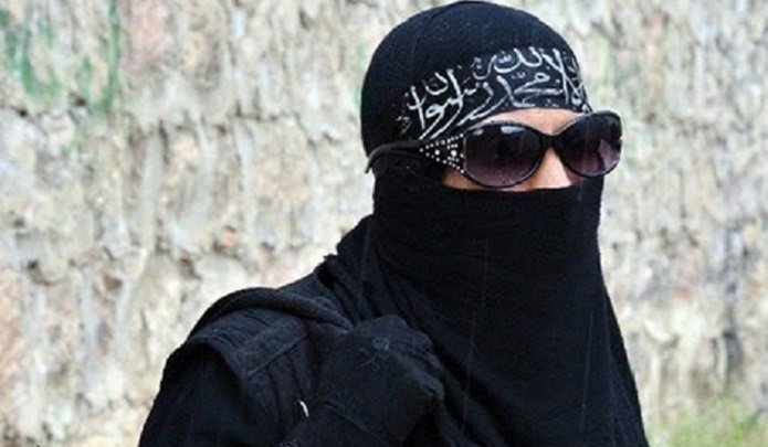 دستگیری زن داعشی که در عملیات انتحاری ناکام ماند + فیلم
