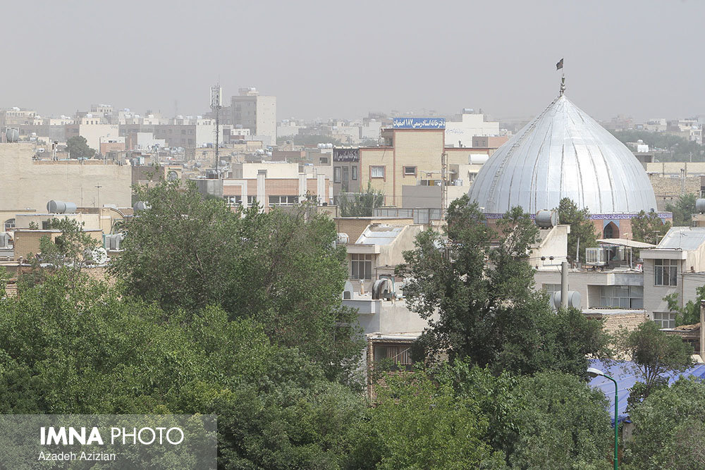هوای اصفهان ناسالم است/۵ ایستگاه در وضعیت قرمز و نارنجی