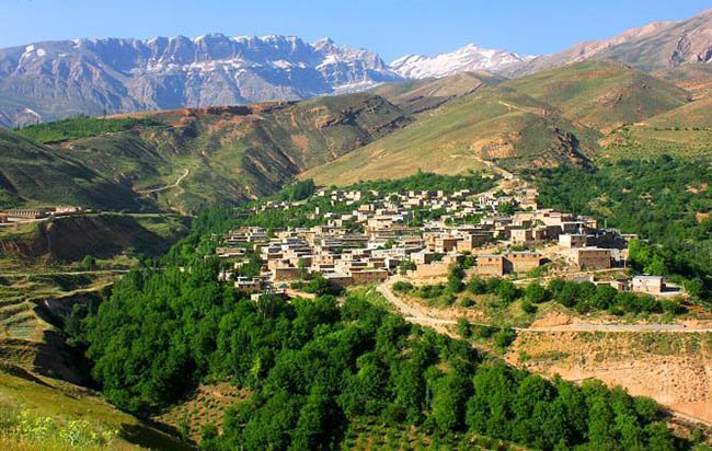 روستای سیور در دامنه کوههای استوار زاگرس+تصاویر