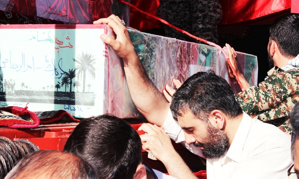 روایت حضور حماسی مردم زاینده رود در تشییع شهدا/ بصیرت در حراست از ارزش‌های اسلامی