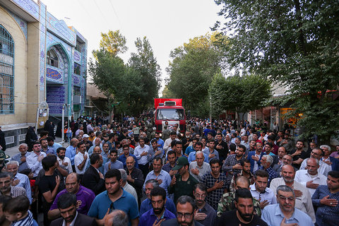 استقبال با شکوه مردم خمینی شهر و مبارکه از کاروان شهدا 