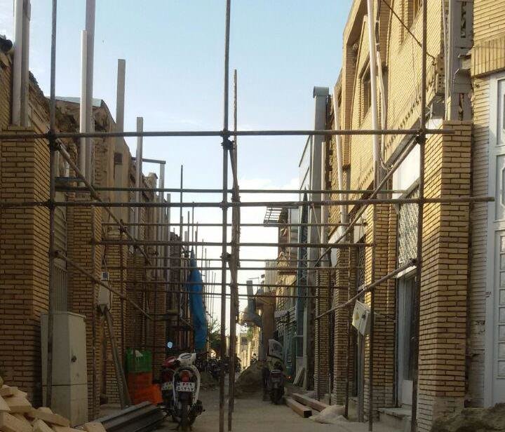 مرمت سقف بازار حسن آباد  در دست اجراست