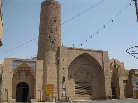 مسجد جامع گز، تجلی هنر اسلامی بر بقایای باستان