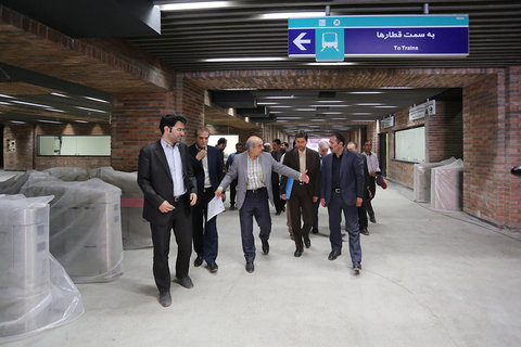 بازدید شهردار و عضو شورای شهر اصفهان از روند ساخت و تکمیل پروژه مترو-ایستگاه میدان آزادی