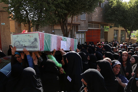 تشییع و تدفین شهید گمنام در صنایع دفاع لنجان