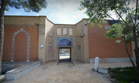 اصفهان در همه عرصه های علمی و فضیلتی، هویت سرزمین ما را تشکیل می دهد