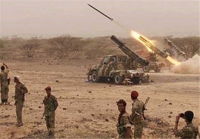 حمله ارتش و کمیته‌های مردمی یمن به پایگاه سعودی در «جیزان»