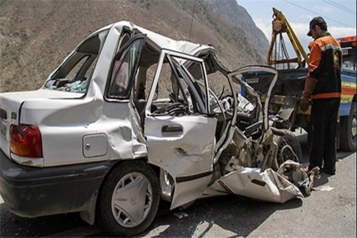 برخورد دو خودروی سواری در زرین شهر حادثه آفرید