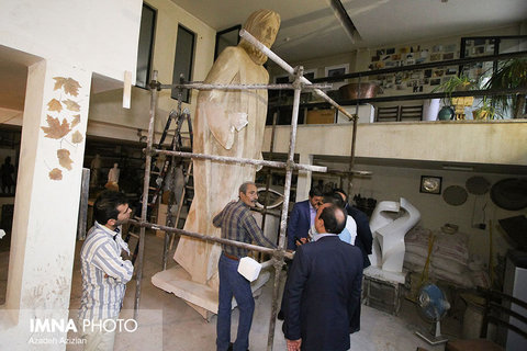 Isfahani sculptor